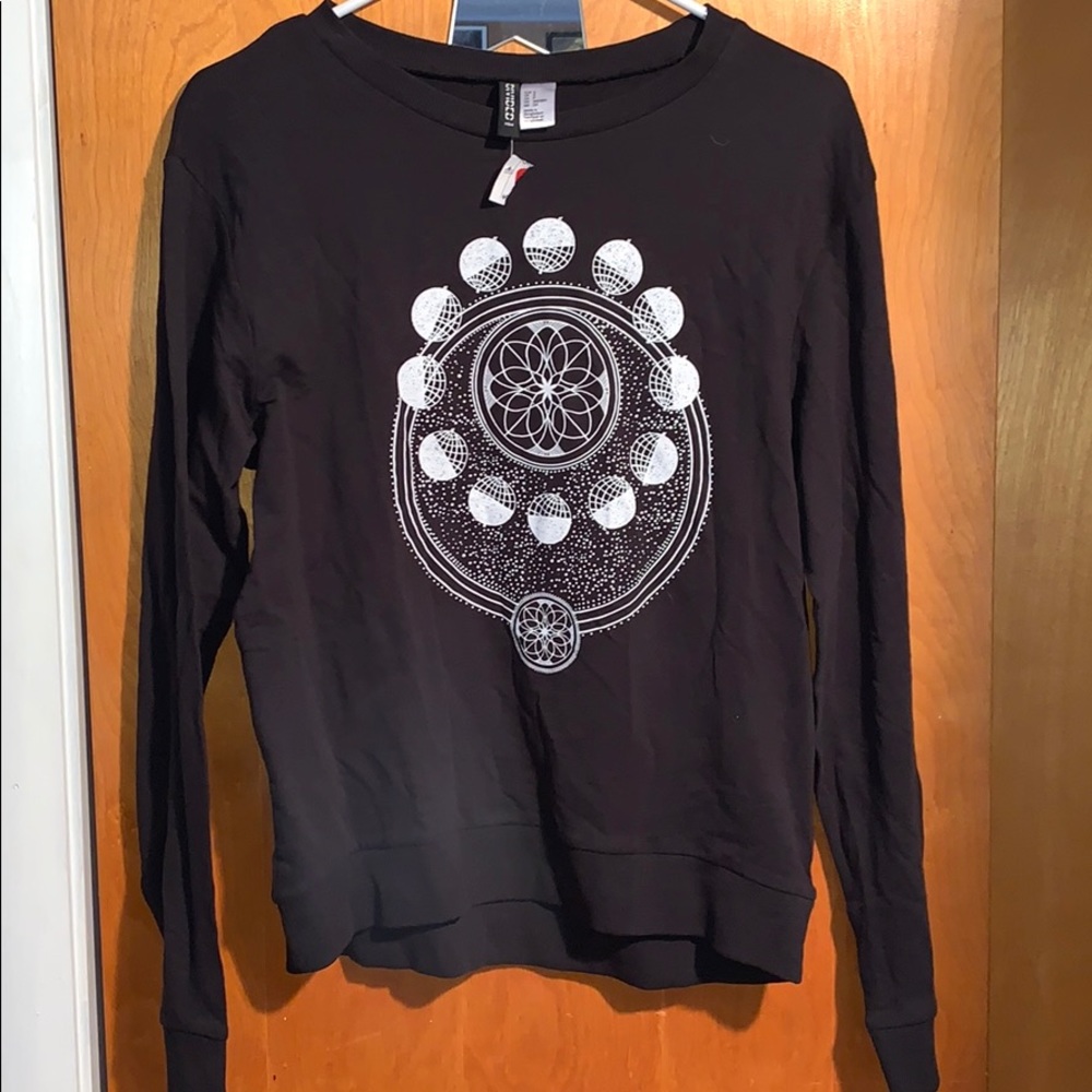 NWT Divided long sleeved tee